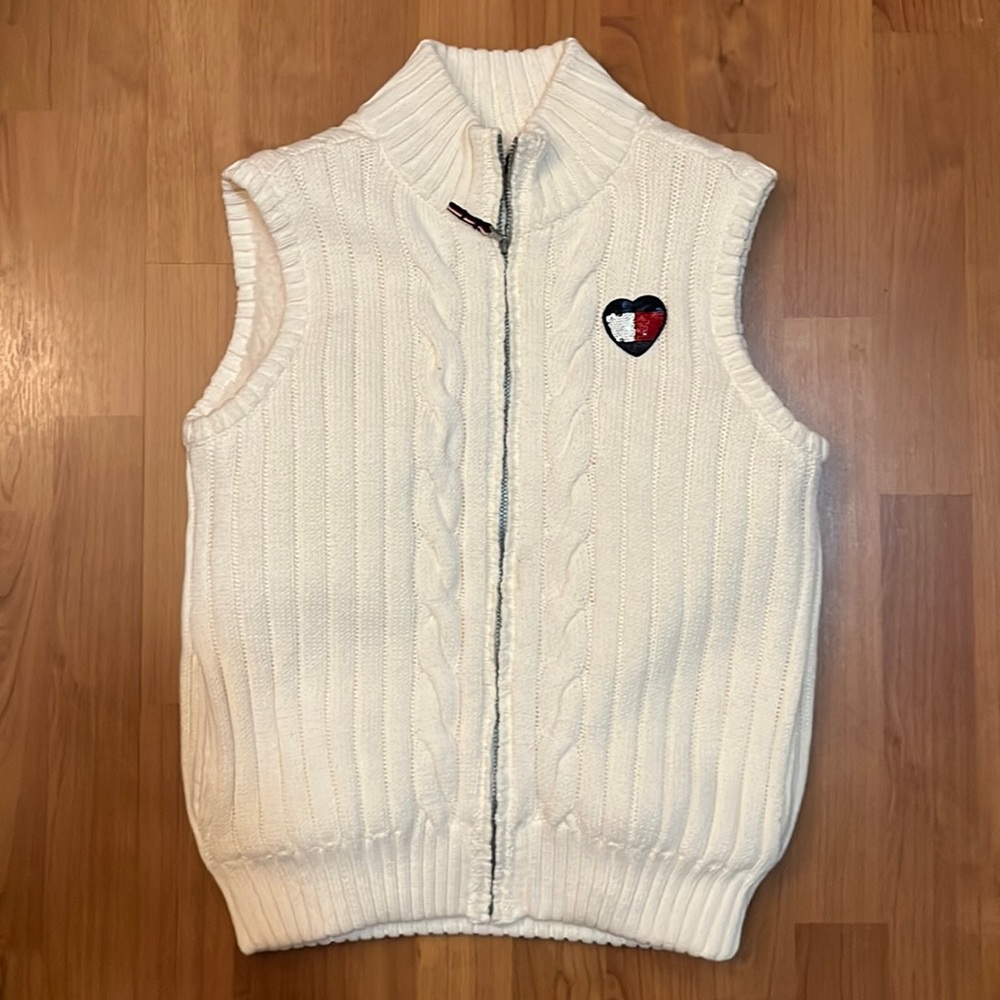 Girls sleeveless faux fur lined sweater vest. Tommy Hilfiger size xl(16)